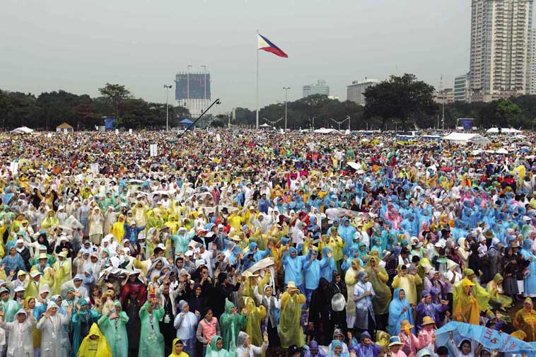 Luneta_Mass_20150118