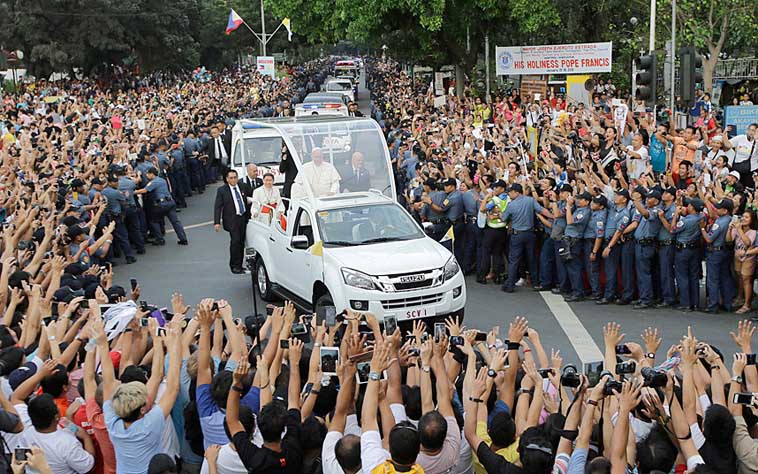 Paus_arriveert_in_Manila